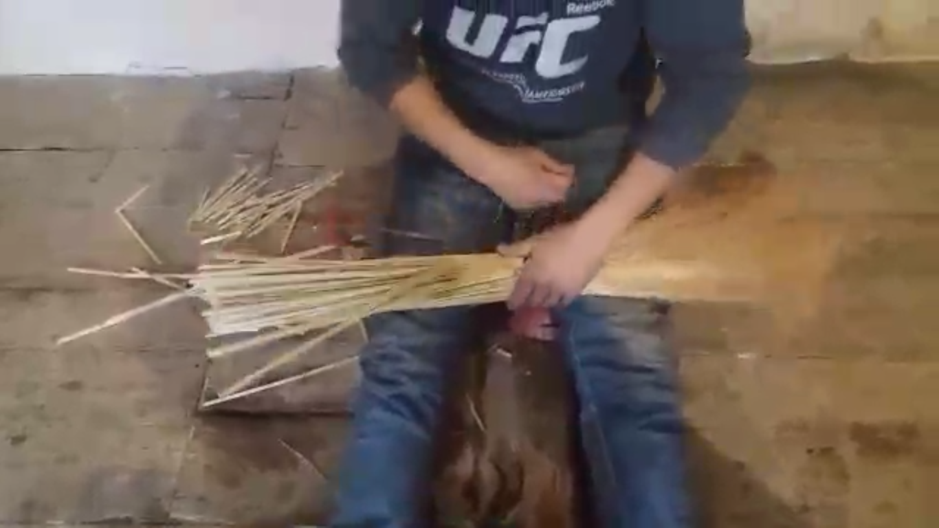 Вязка веников из сорго